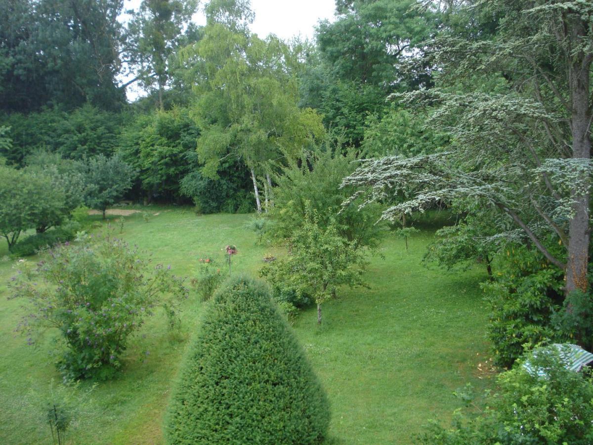 Bed and Breakfast Le Chevalier D'Eon Tonnerre Esterno foto
