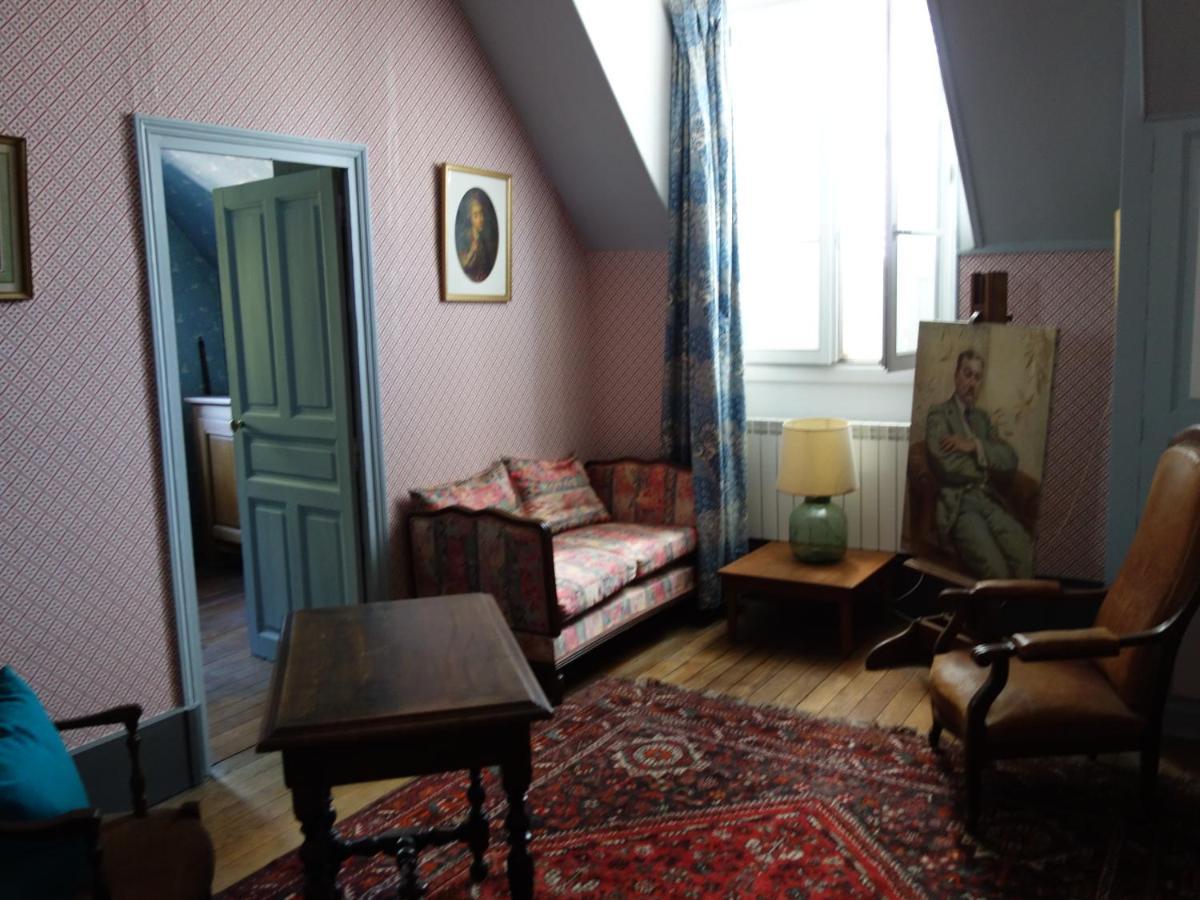 Bed and Breakfast Le Chevalier D'Eon Tonnerre Esterno foto
