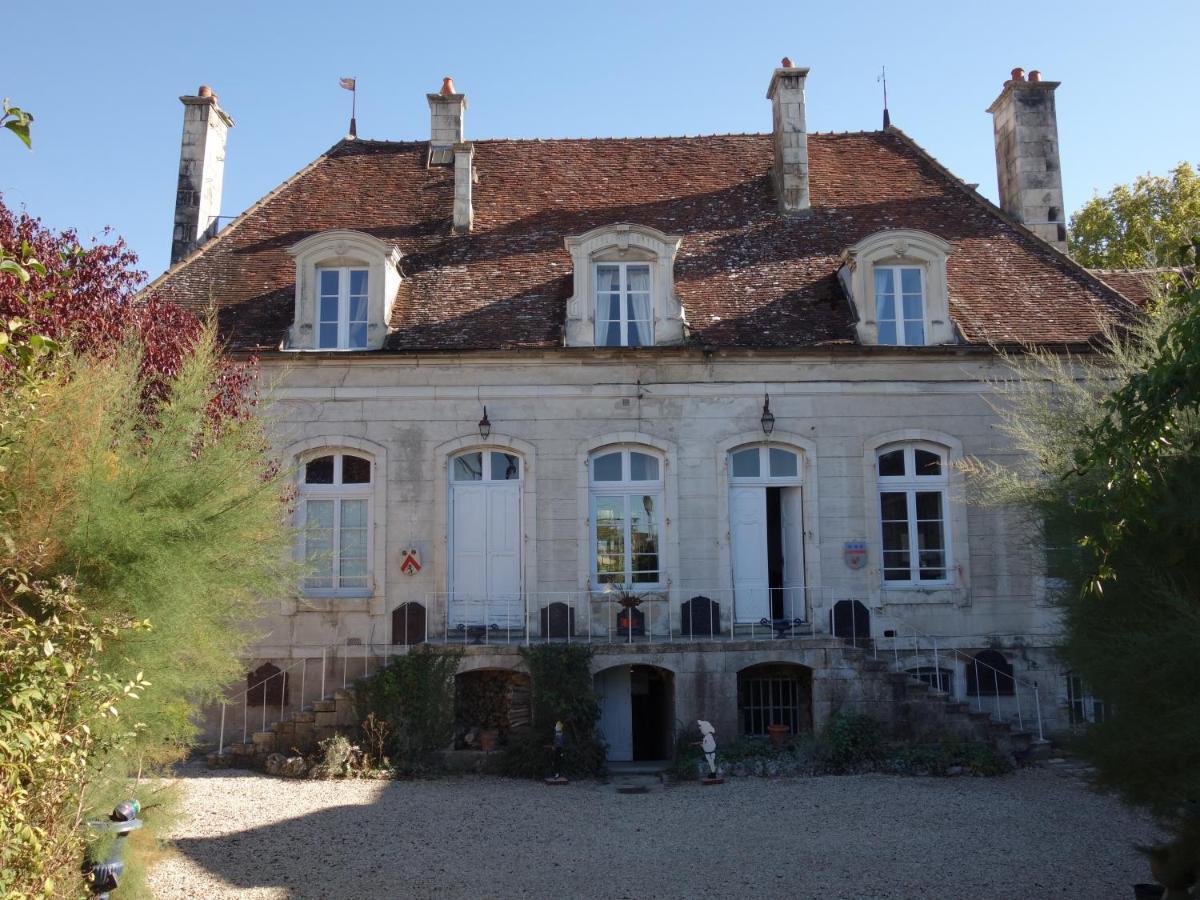 Bed and Breakfast Le Chevalier D'Eon Tonnerre Esterno foto